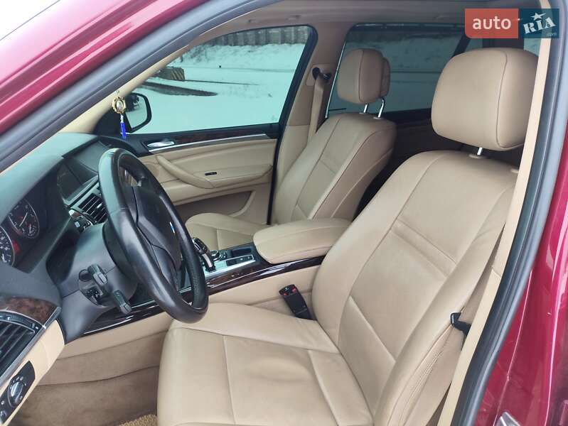 Внедорожник / Кроссовер BMW X5 2010 в Козове