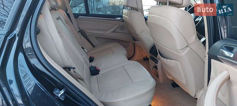 Внедорожник / Кроссовер BMW X5 2012 в Дубно