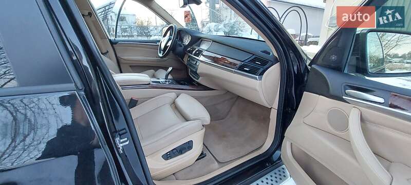 Внедорожник / Кроссовер BMW X5 2012 в Дубно