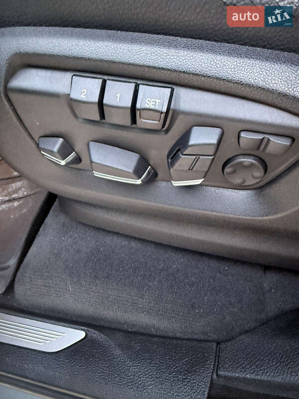 Внедорожник / Кроссовер BMW X5 2017 в Новояворовске