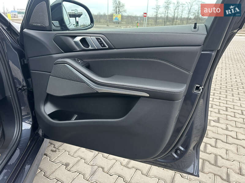 Внедорожник / Кроссовер BMW X5 2020 в Николаеве