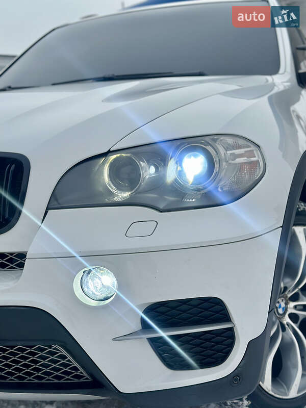 Внедорожник / Кроссовер BMW X5 2010 в Черновцах