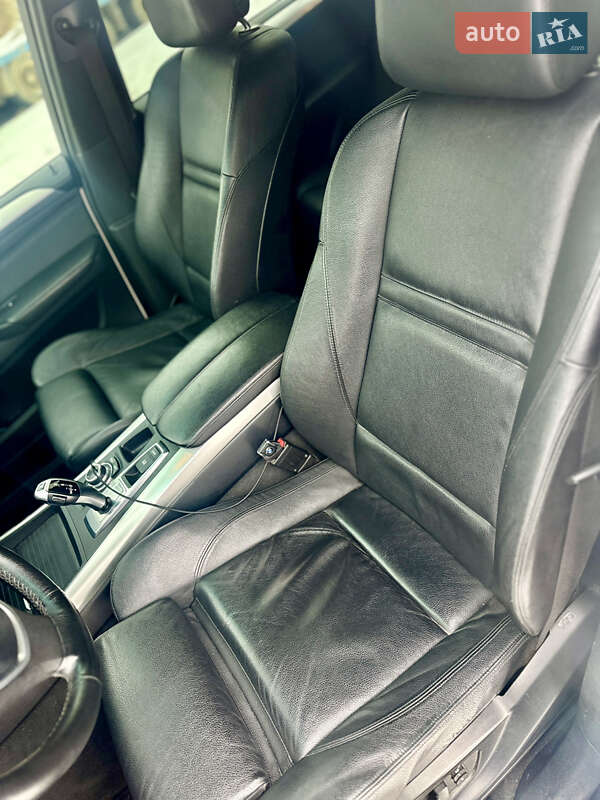 Внедорожник / Кроссовер BMW X5 2010 в Черновцах