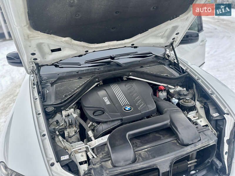 Внедорожник / Кроссовер BMW X5 2010 в Черновцах