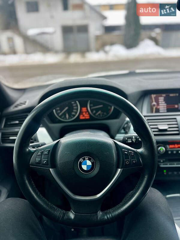 Внедорожник / Кроссовер BMW X5 2010 в Черновцах