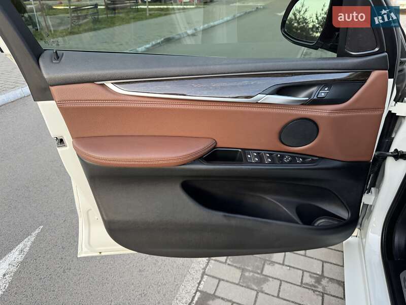 Внедорожник / Кроссовер BMW X5 2017 в Луцке