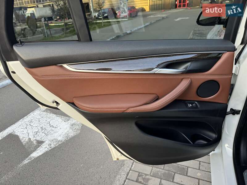 Внедорожник / Кроссовер BMW X5 2017 в Луцке