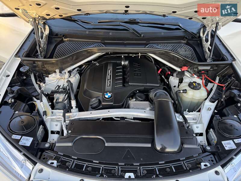 Внедорожник / Кроссовер BMW X5 2017 в Луцке