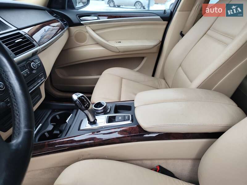 Позашляховик / Кросовер BMW X5 2010 в Дніпрі
