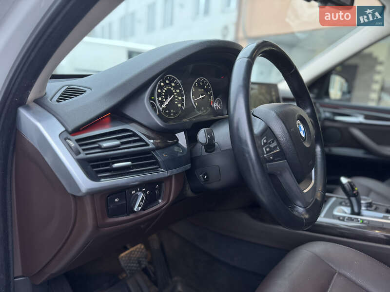 Позашляховик / Кросовер BMW X5 2015 в Луцьку