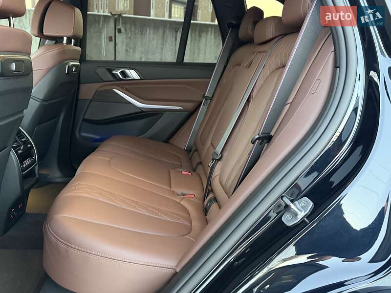 Внедорожник / Кроссовер BMW X5 2024 в Киеве