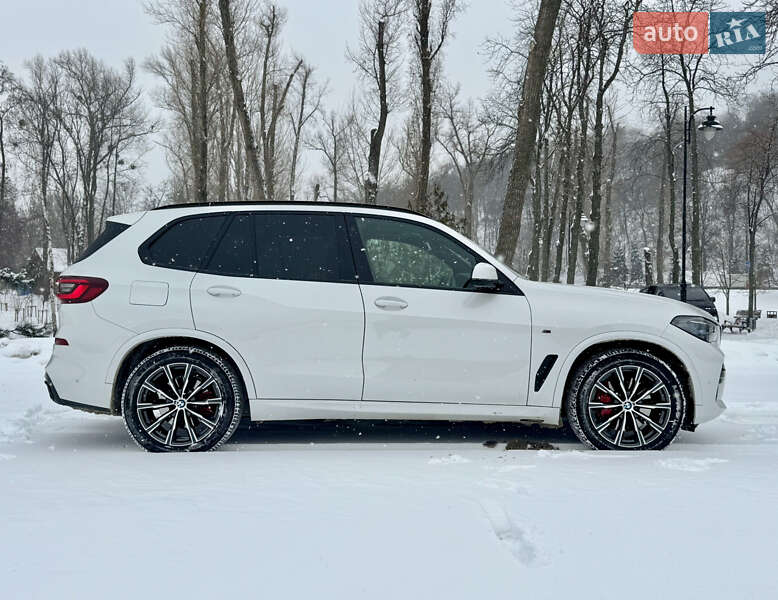 Внедорожник / Кроссовер BMW X5 2022 в Киеве