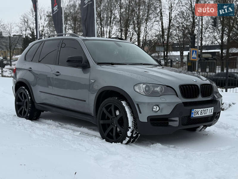 Внедорожник / Кроссовер BMW X5 2010 в Ровно