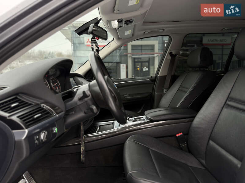Внедорожник / Кроссовер BMW X5 2010 в Ровно