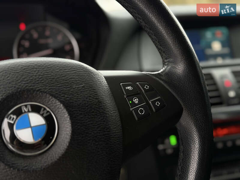 Внедорожник / Кроссовер BMW X5 2010 в Ровно