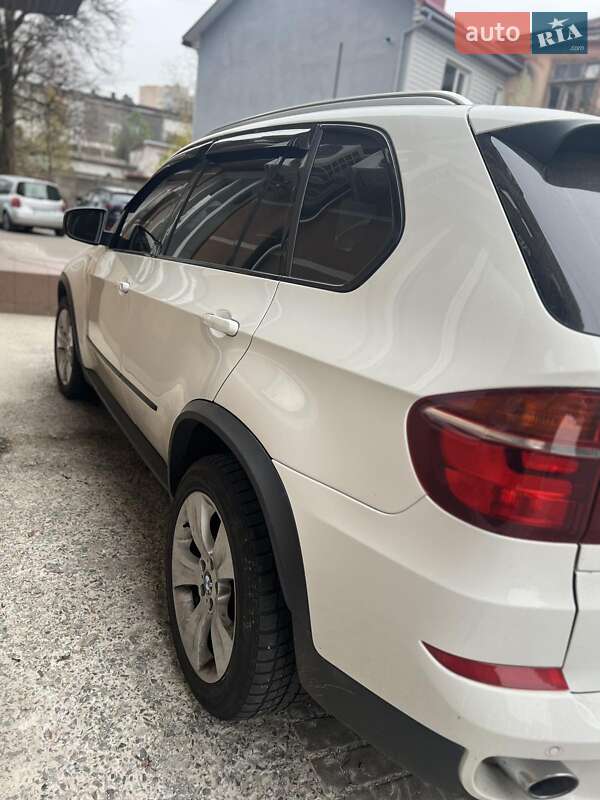 Позашляховик / Кросовер BMW X5 2010 в Рівному