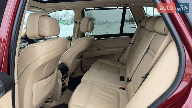 Внедорожник / Кроссовер BMW X5 2010 в Погребище