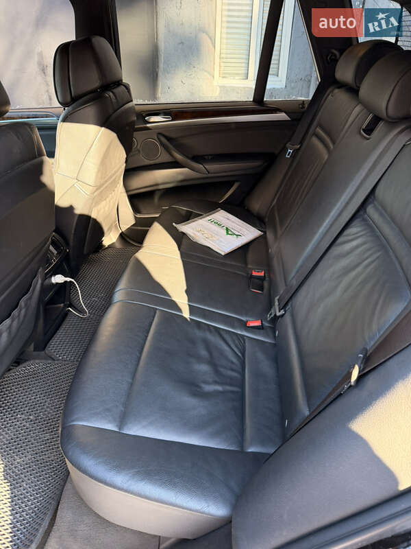 Внедорожник / Кроссовер BMW X5 2010 в Киеве
