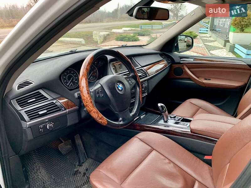 Внедорожник / Кроссовер BMW X5 2013 в Малине