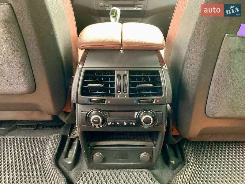 Внедорожник / Кроссовер BMW X5 2013 в Малине