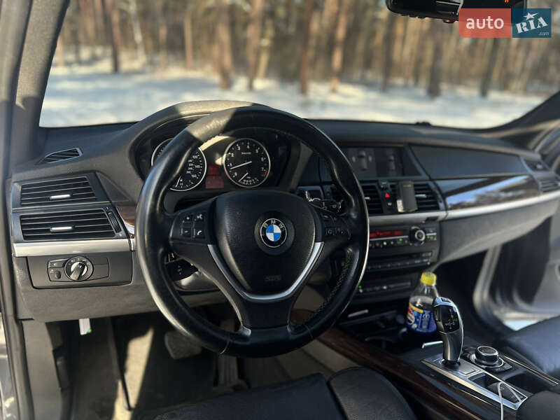 Позашляховик / Кросовер BMW X5 2010 в Києві