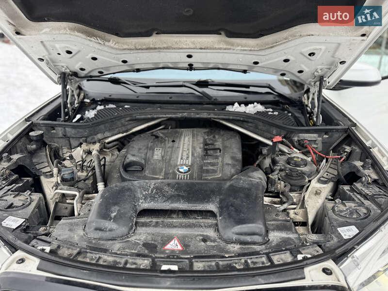 Позашляховик / Кросовер BMW X5 2015 в Києві