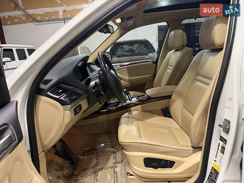 Позашляховик / Кросовер BMW X5 2012 в Львові