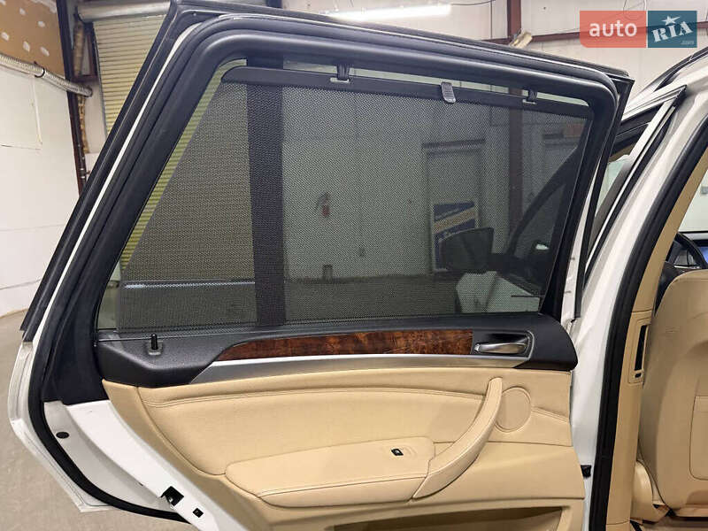 Позашляховик / Кросовер BMW X5 2012 в Львові