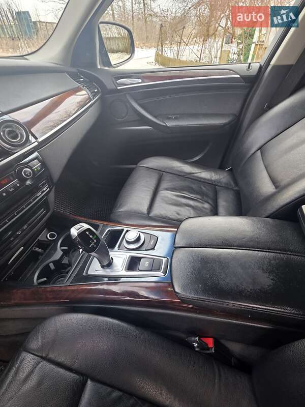 Внедорожник / Кроссовер BMW X5 2007 в Кицмани