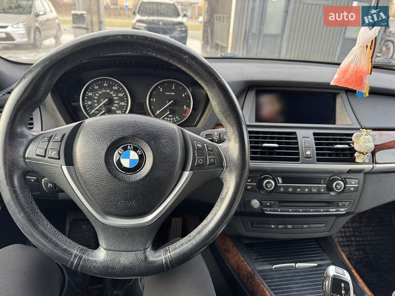 Внедорожник / Кроссовер BMW X5 2012 в Ужгороде