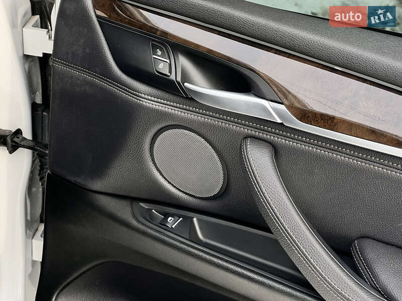 Внедорожник / Кроссовер BMW X5 2016 в Киеве