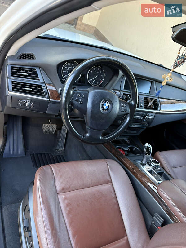 Внедорожник / Кроссовер BMW X5 2010 в Ужгороде фото 5 Внедорожник / Кроссовер BMW X5 2010 в Ужгороде