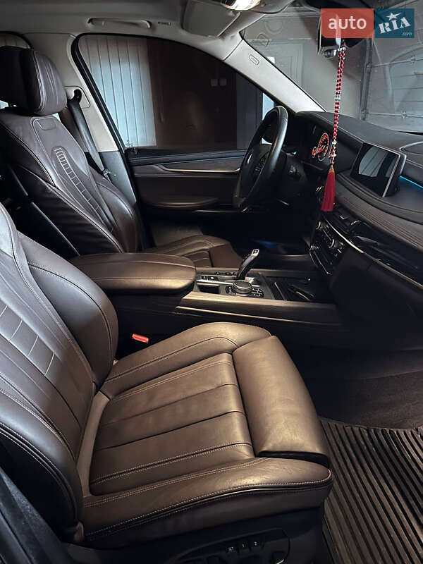 Позашляховик / Кросовер BMW X5 2016 в Чернівцях