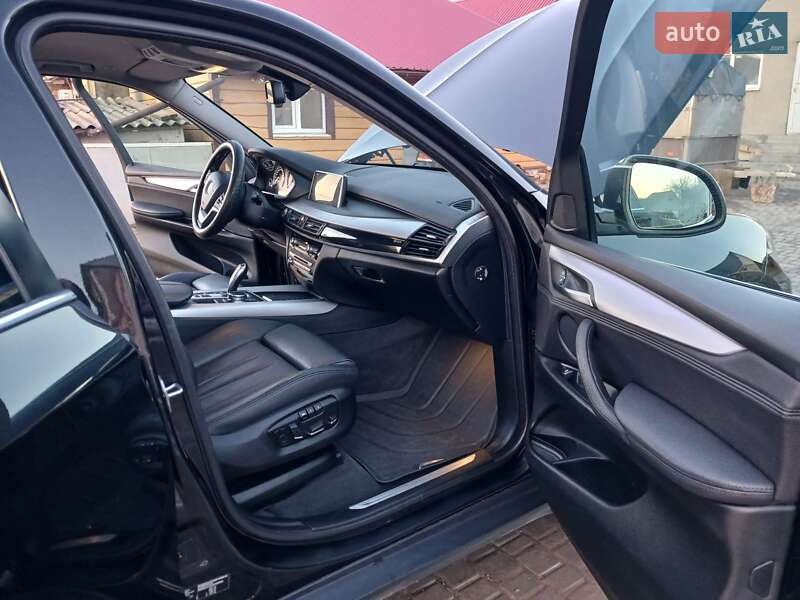 Внедорожник / Кроссовер BMW X5 2016 в Врадиевке