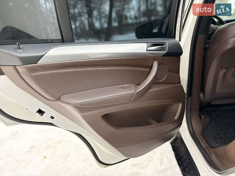 Позашляховик / Кросовер BMW X5 2009 в Чернігові