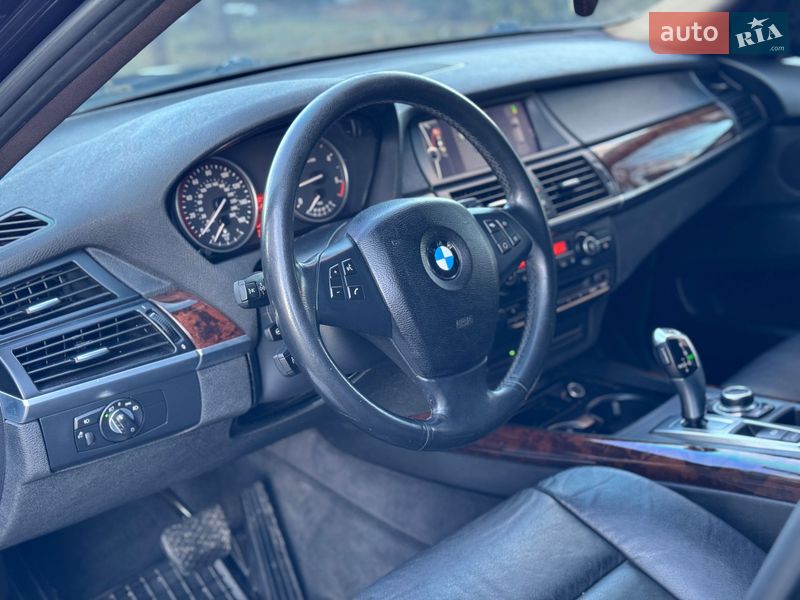 Внедорожник / Кроссовер BMW X5 2011 в Сарнах