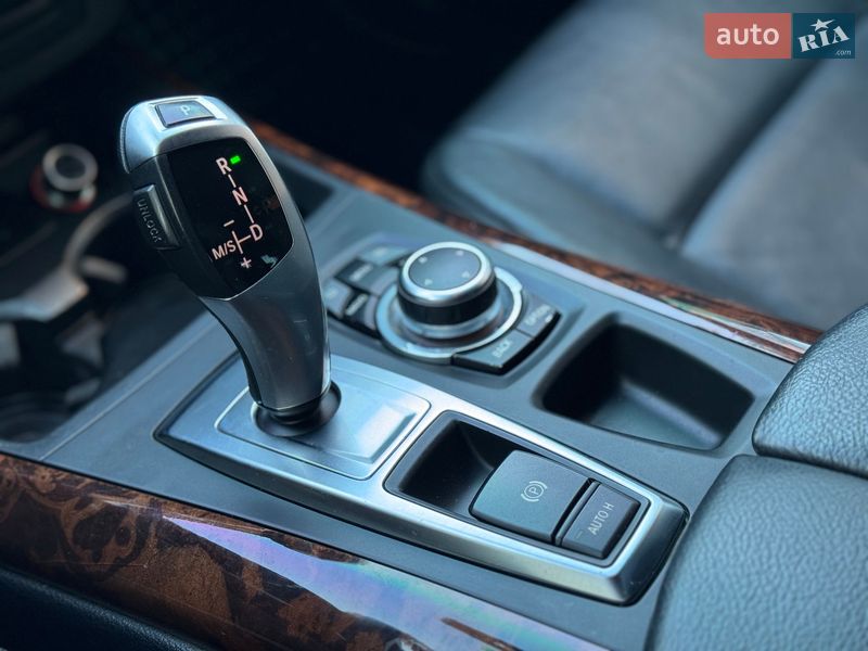 Внедорожник / Кроссовер BMW X5 2011 в Сарнах