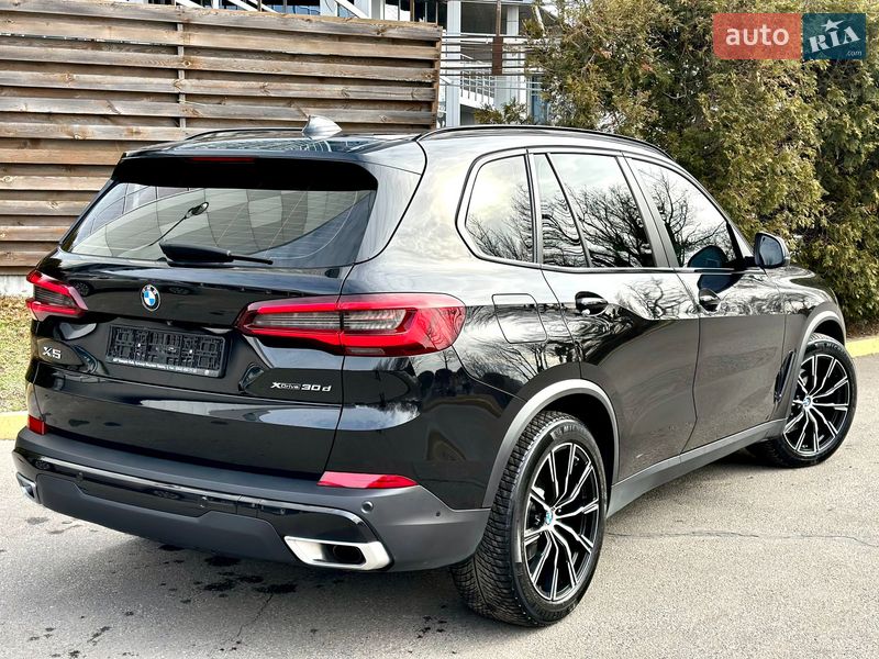 Внедорожник / Кроссовер BMW X5 2022 в Киеве