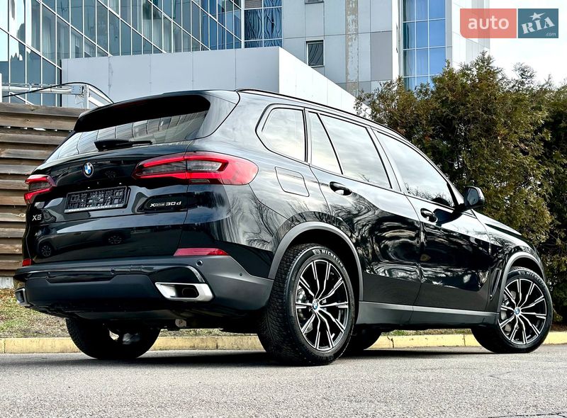 Внедорожник / Кроссовер BMW X5 2022 в Киеве
