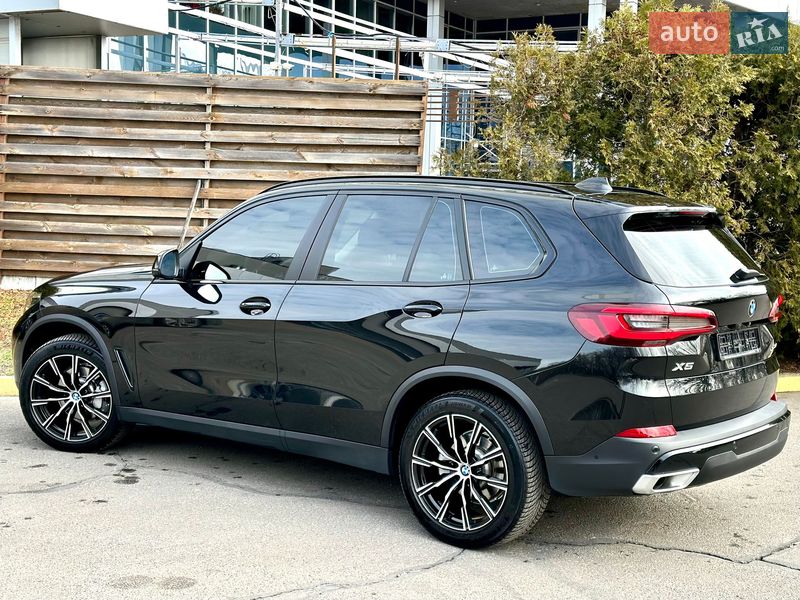 Внедорожник / Кроссовер BMW X5 2022 в Киеве