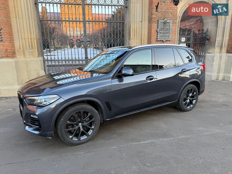 Позашляховик / Кросовер BMW X5 2019 в Чернівцях