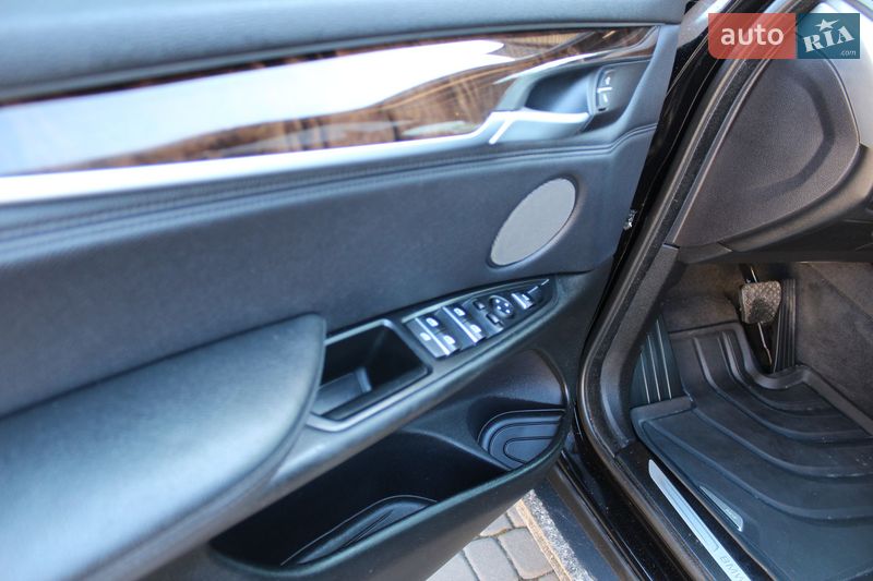 Позашляховик / Кросовер BMW X5 2015 в Рівному