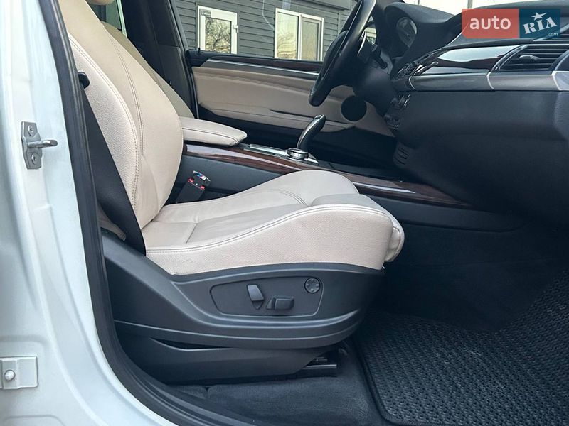 Внедорожник / Кроссовер BMW X5 2013 в Одессе