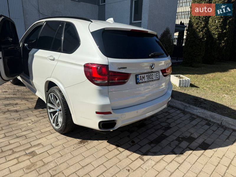 Позашляховик / Кросовер BMW X5 2016 в Чернівцях