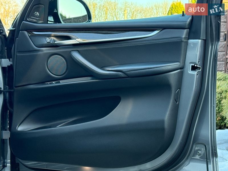 Внедорожник / Кроссовер BMW X5 2016 в Ровно