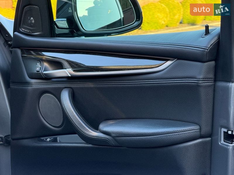 Внедорожник / Кроссовер BMW X5 2016 в Ровно