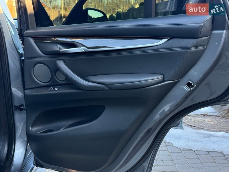 Внедорожник / Кроссовер BMW X5 2016 в Ровно