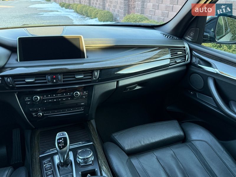 Внедорожник / Кроссовер BMW X5 2016 в Ровно
