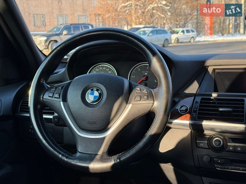 Внедорожник / Кроссовер BMW X5 2010 в Хмельницком