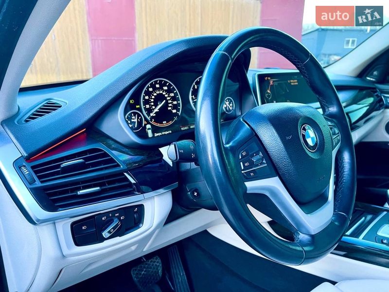 Внедорожник / Кроссовер BMW X5 2015 в Дубно